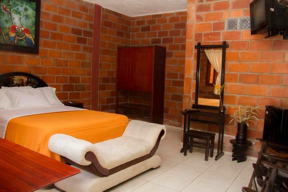 Hosteria Las Heliconias Tena Kültér fotó